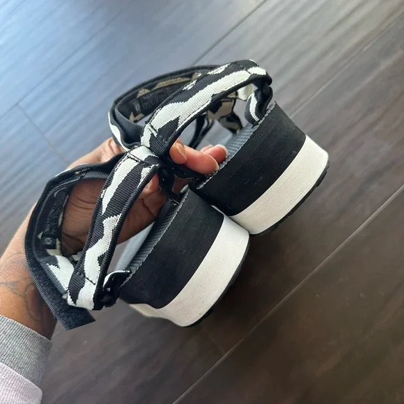 Teva Black & White Flatforms - Picture 3 of 5